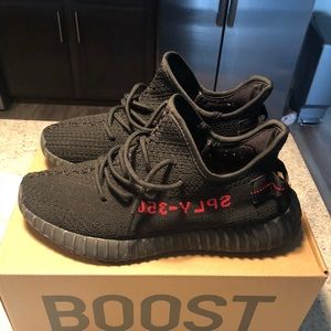 Yeezy boost 350 v2 black red sz.10